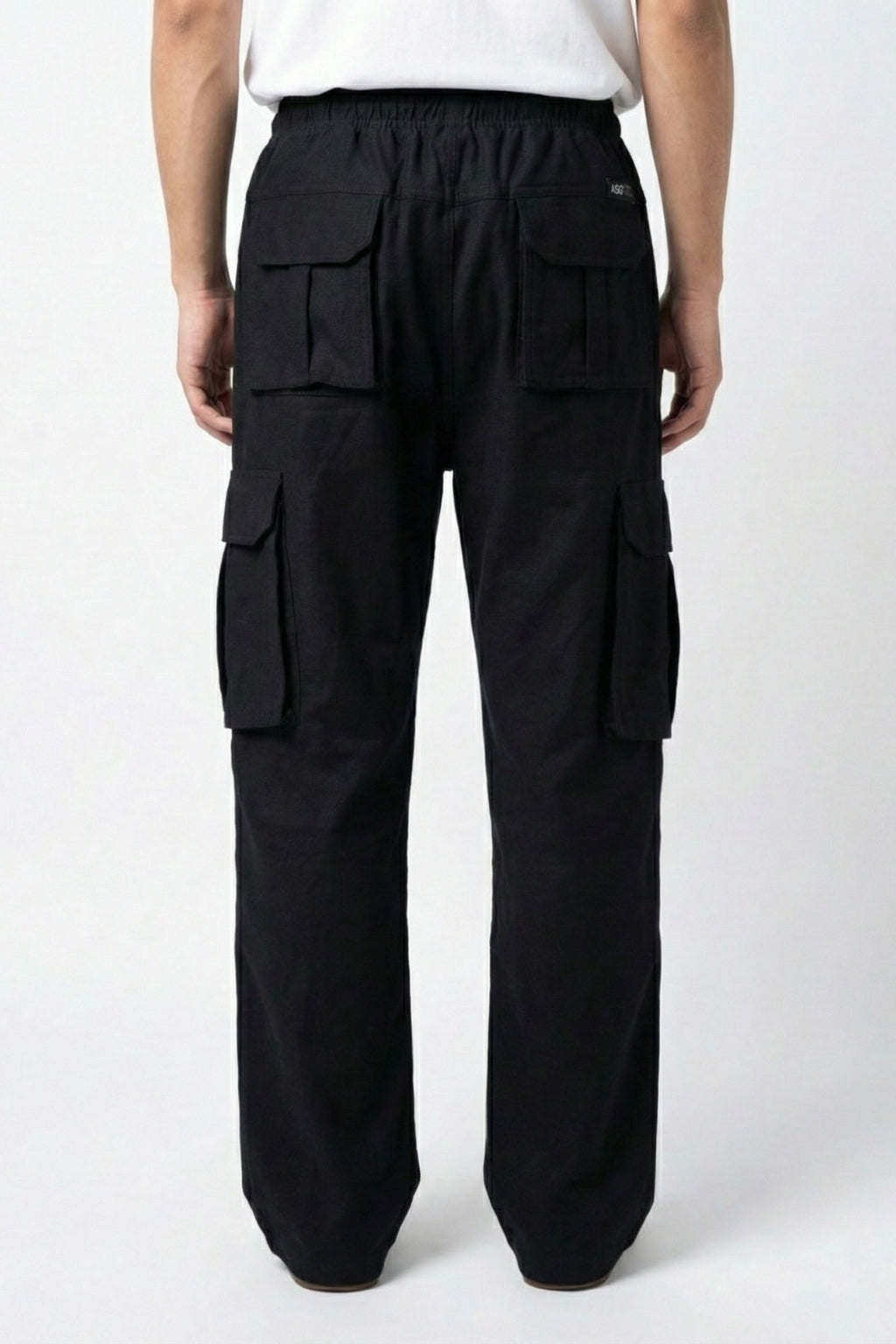 Eliteez Baggy Cargo Jogger in Black, side view on model