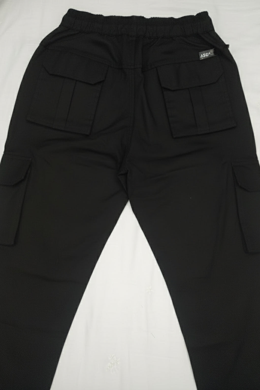 Close-up of waistband on Eliteez Cargo Pant Black